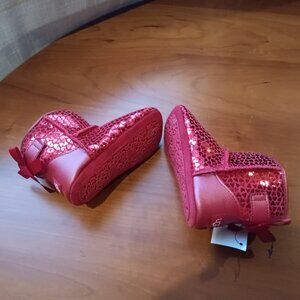 VALENTINE Day NWT Ugg Red Baby Gel II Hearts